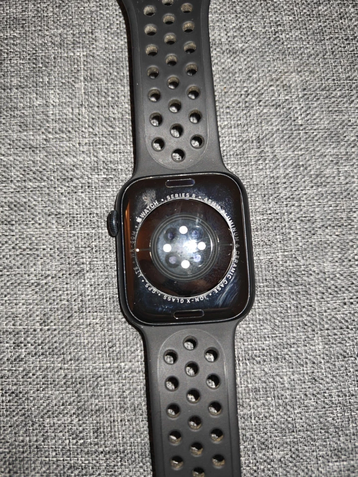 Apple Watch Series 8 GPS/LTE 45mm Midnight Aluminum Case Sport Band  - Image 3 of 4