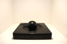 Artemide: Spiros - Posacenere, Design-Objekt  von Eleonore  Peduzzi Riva 