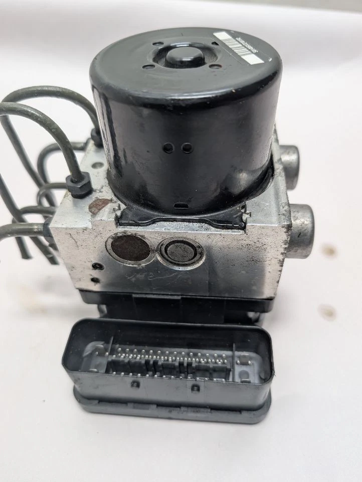 Used ABS Modulator fits: 2010 Hyundai Genesis Modulator Assembly Sdn 3.8L 6 cyli - Изображение 3 из 4