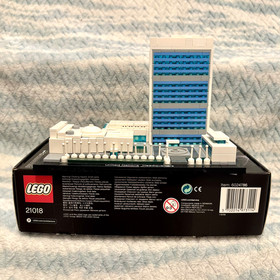 LEGO 21018 Architecture: United Nations Building -Opened, perfect, 100% complete