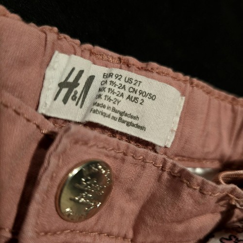 H&M Girl's Shorts With Floral Belt. Size Toddler 2T - Picture 3 of 5