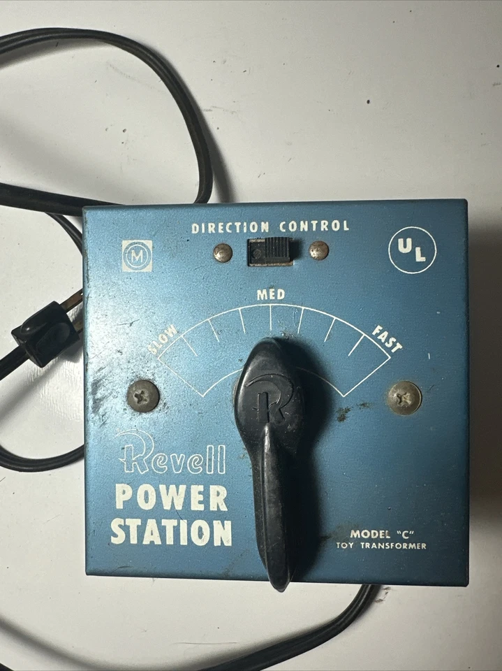 Revell  Power Station HO Scale Train transformer/Power Pack Model C ca.1959 - Image 2 of 3