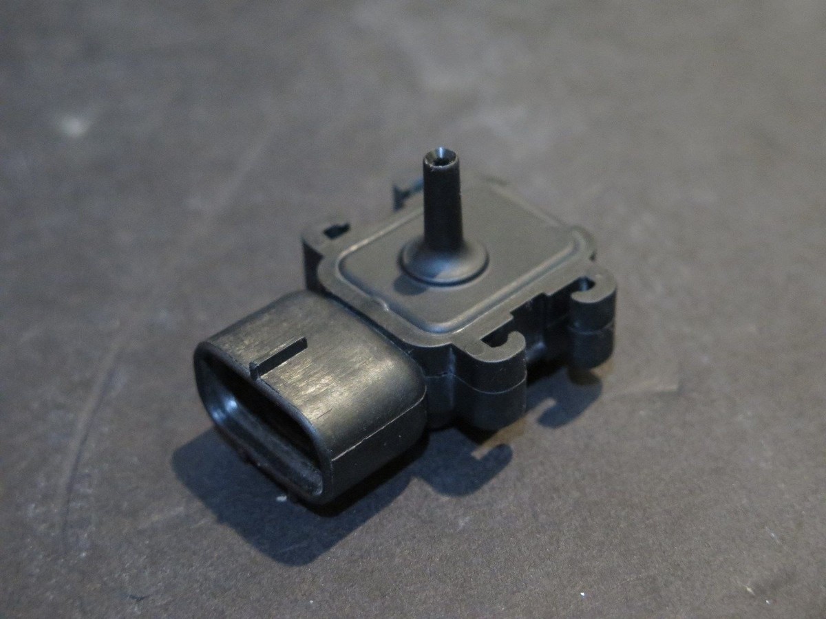1994-1997 Toyota Corolla Geo Prizm DENSO MAP Sensor OEM 1994-1997 Toyota Corolla Geo Prizm DENSO MAP Sensor OEM