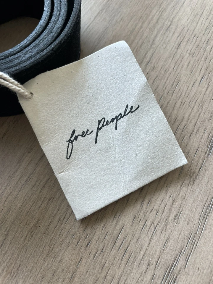 Cinturón Free People de cuero de vaca negro con hebilla de peltre para mujer S/M Foto 3 de 4