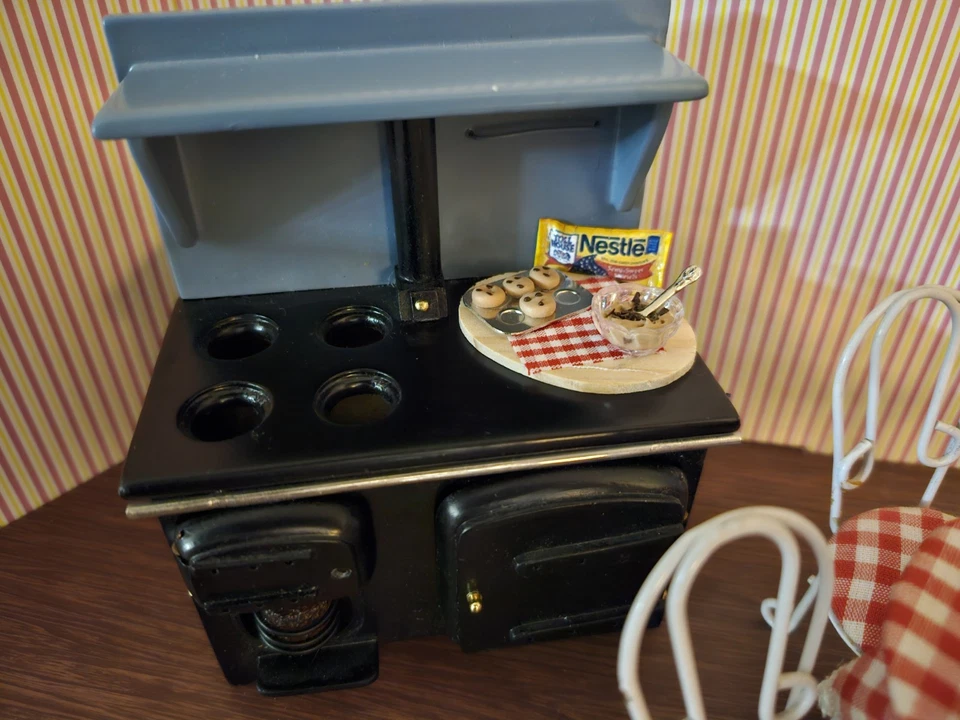 Lote de mesa de fogão e salão em miniatura vintage para casa de bonecas escala 1:12 - hora de cozimento! - Imagem 4 de 4