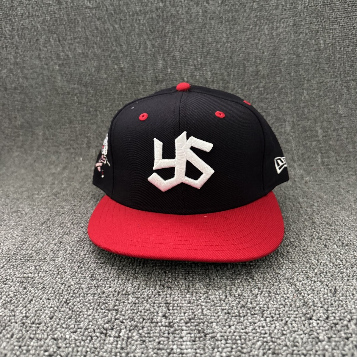 New Era Yakult Swallows 59FIFTY Fitted Cap Black Red 7 3/4