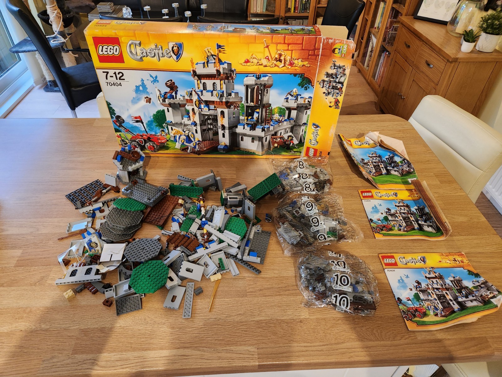 Lego castle 70404 King's CastleBags 8 - 10 are un opened