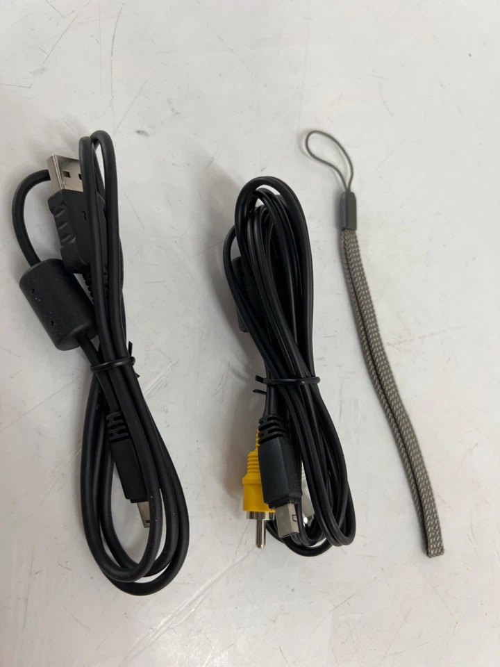 Casio Exilim EX-Z75 7.2MP Digital Camera Silver 2.6" LCD Display Wide Angle - Image 2 of 4