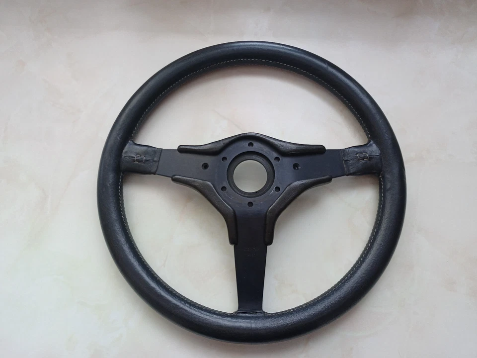 Momo Prototipo De Tomaso rare steering wheel from 1980 - Bild 2 von 4