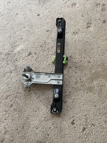 BMW 1er E87 Bj 10.06 Fensterheber Mechanisch Hinten rechts 7067800
