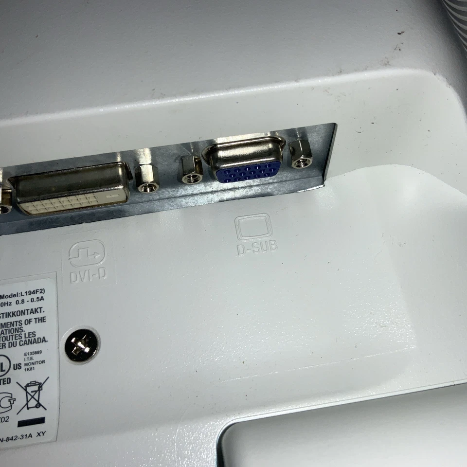 NEC LCD Monitor Multi sync lCD193vxm+ 195vxm+. - Image 4 of 4