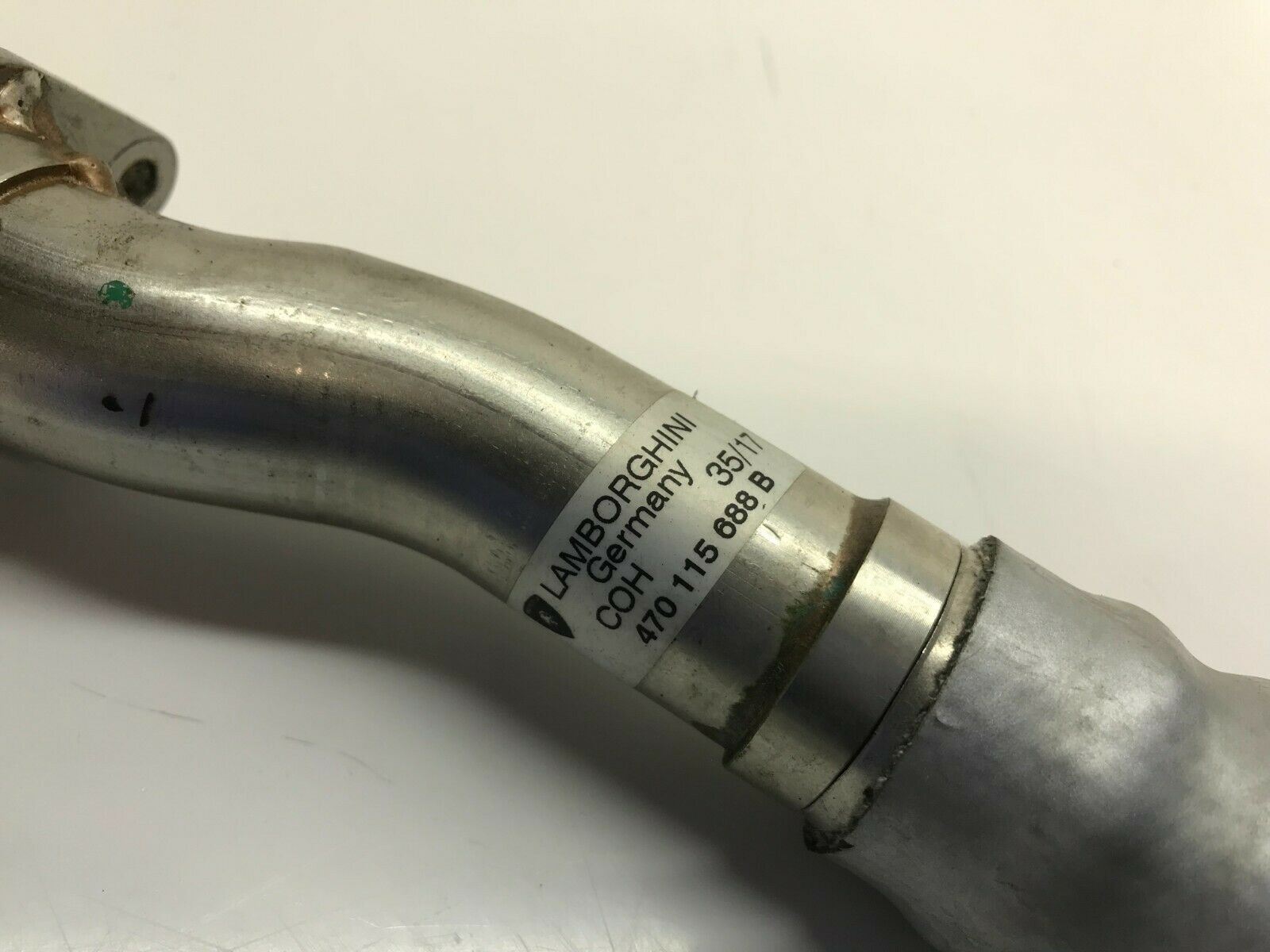LAMBORGHINI AVENTADOR LP700 750 OIL FILTER OIL PIPE HOSE OEM 470115688B