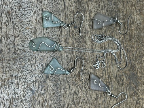 Wire Wrapped Green sea glass pendant necklace & dangle earrings set w/ extra ear - Picture 3 of 4