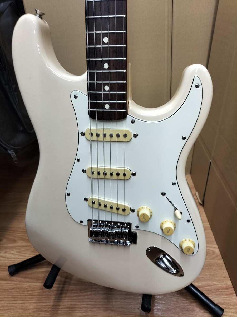 ギター Fender Japan Stratocaster mod Fender Japan) Stratocaster Shell Pink Made in Japan 1985-1986 E