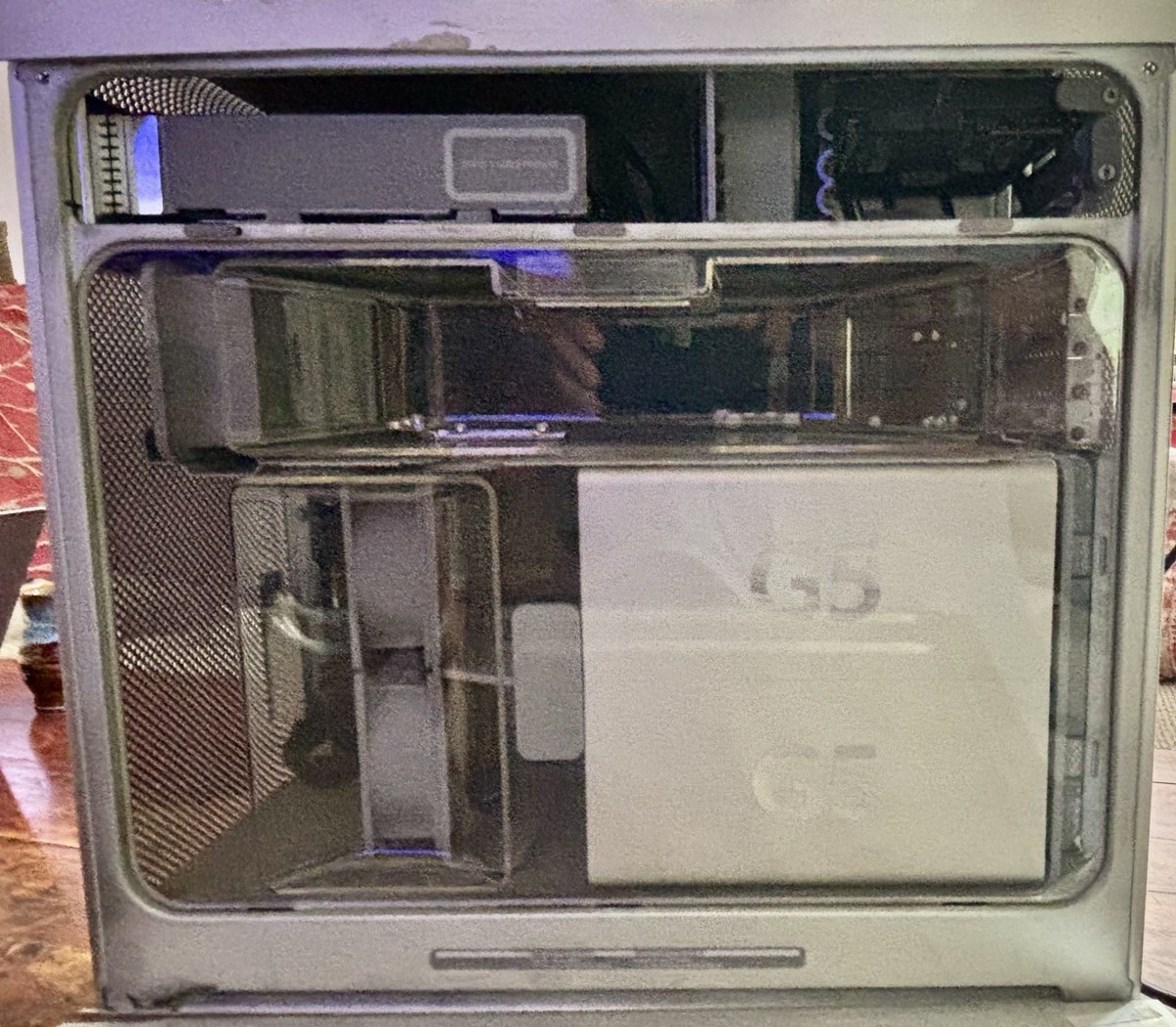 Apple Power Mac G5 A1047 Desktop Tower Computer – Powers On