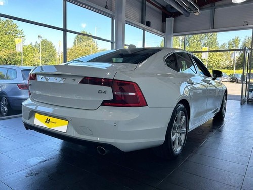 2018 Volvo S90 2.0 D4 Momentum Saloon 4dr Diesel Auto Euro 6 (s/s) (190 ps) Salo - Picture 11 of 20
