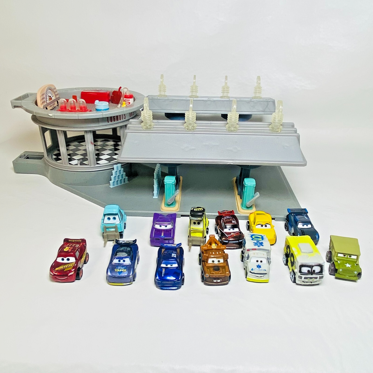 Disney Pixar Cars Lot Flos V8 Cafe Playset Radiator Springs 13