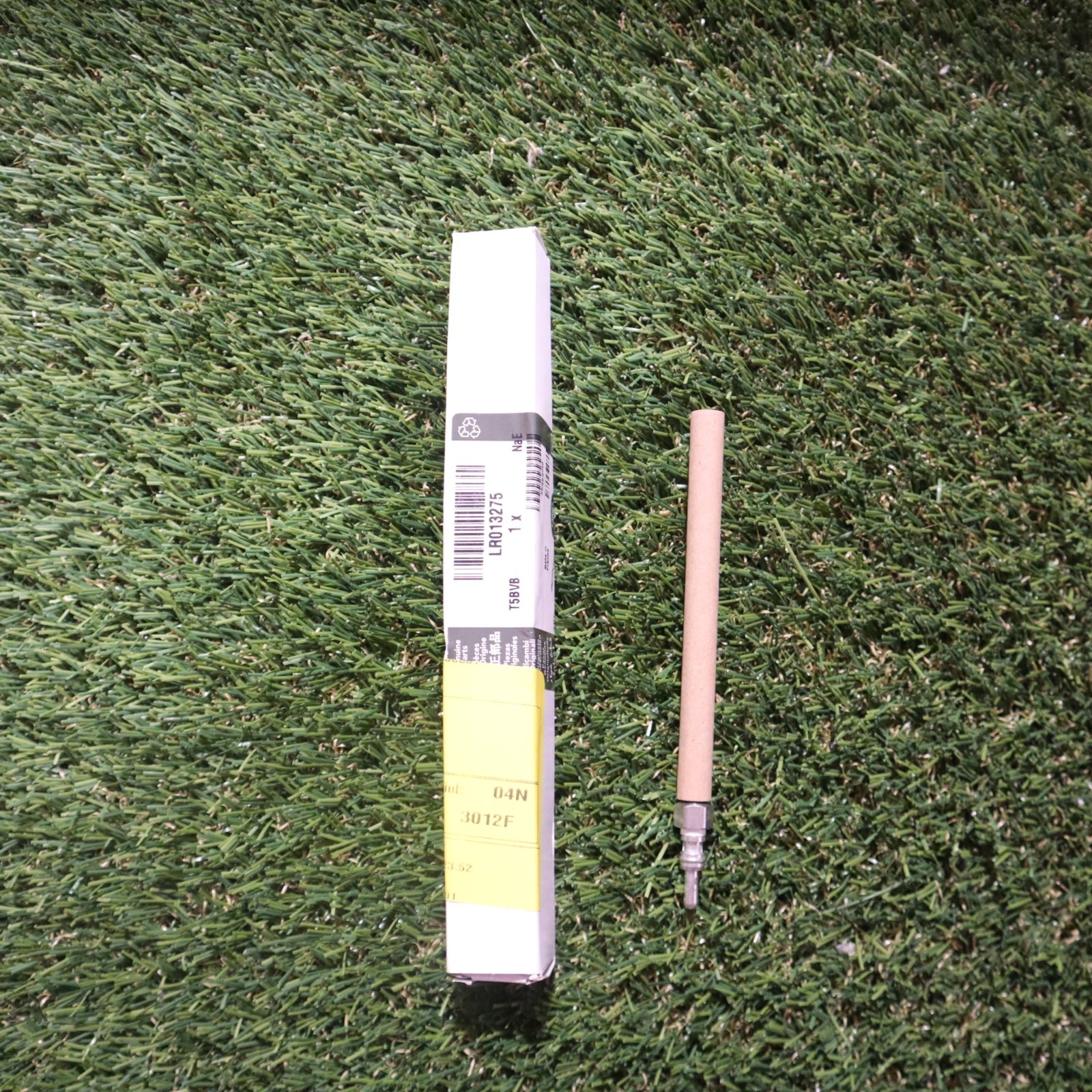 NEW  OEM Land  Rover  Glow Plug  LR013275