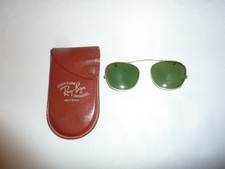 VINTAGE RAY BAN BAUSCH  LOMB GREEN GLASS CLIP ON SUNGLASSES - W/ ORIGINAL CASE