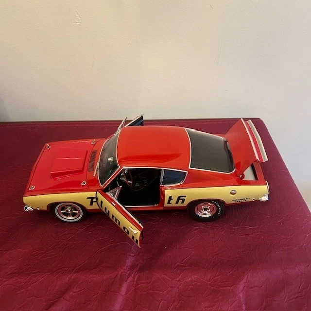 Plymouth Barracuda 1968 Super Stock Test Mule escala 1:18 ACME Dieccast Foto 2 de 4