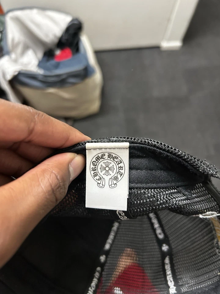 Cromo Corazones Trucker Negro y Amarillo Foto 3 de 3