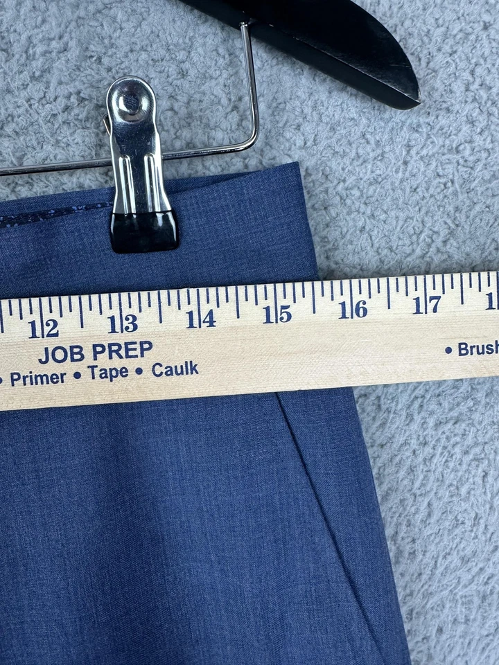 Pantalones de vestir formales Bar III ajustados para hombre 30x30 azul mezcla de lana frente plano Foto 3 de 4