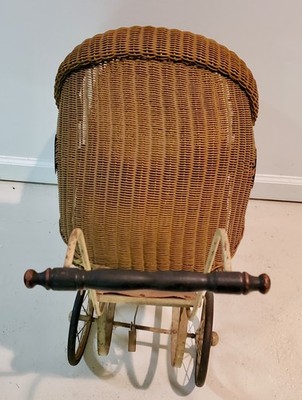 Antique Rattan / Wicker Baby Carriage / Buggy / Pram / Stroller w Metal  Wheels | eBay