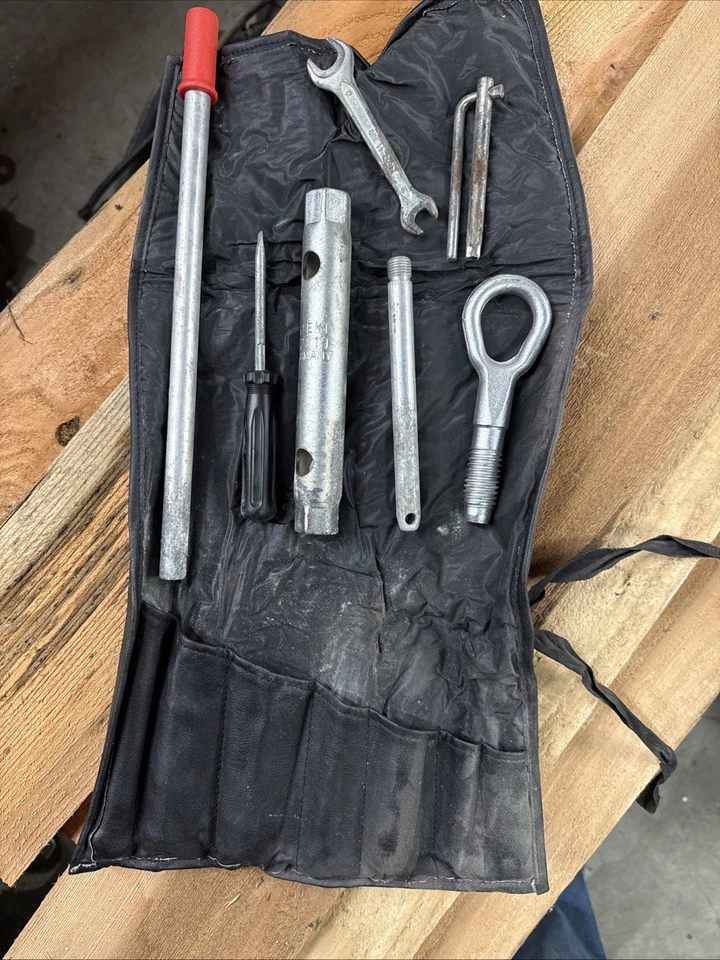 Juego de herramientas de emergencia Porsche 911 996 Boxster 986 1999-2004 llave de tuercas Foto 3 de 4