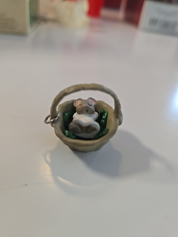 Hallmark Miniature Ornament 1992 Tiny Mouse In A Basket