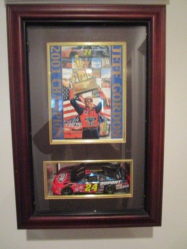 Jeff Gordon 2001 NASCAR Championship #24 Pepsi Car in Wooden Wall Display Case