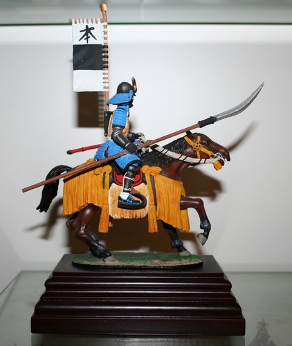 MOUNTED SAMURAI MOUNTED FIGURE100MM SCALE, PAINTED WHITE METAL ALLOY - Picture 5 of 11
