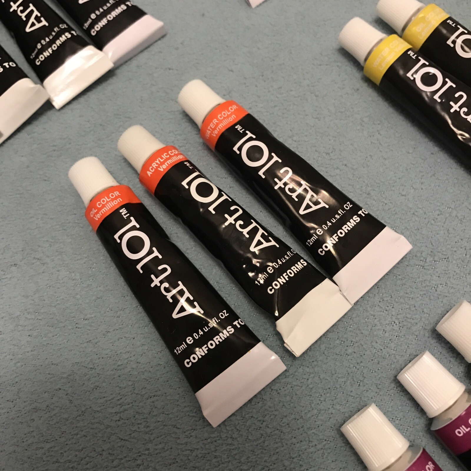 Art 101 Deluxe Artist Set Lot Acrylic, Oil & Water Paints 12ml. Read Details.