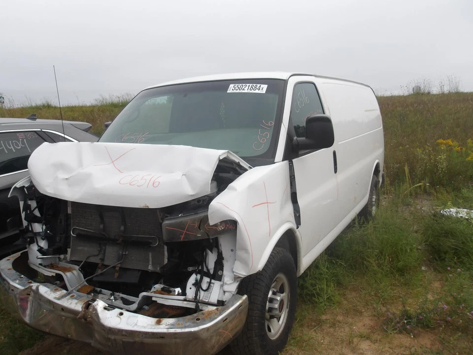 Espejo retrovisor interior delantero central usado se adapta a: furgoneta GMC Savana 2500 2014 delantera Foto 2 de 4