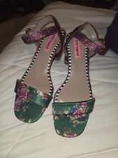 Betsey Johnson Acrylic Flower Block Heels 9m
