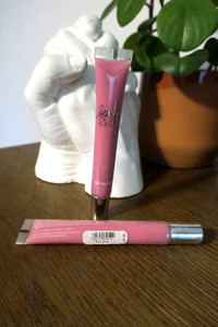 1x  ❤️  PINK OF ME ❤️ VINTAGE Victoria's Secret ❤️ BEAUTY RUSH Lip Gloss  SEALED