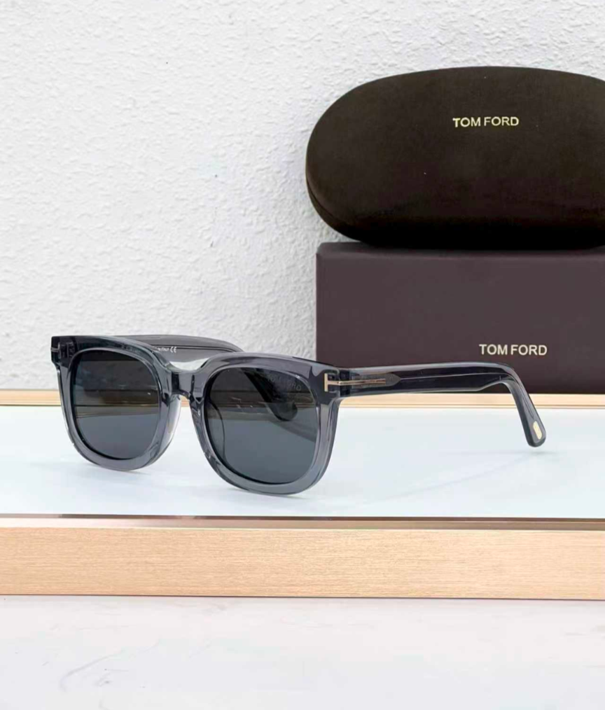 Tom Ford Sunglasses TF211 Clear Gray/Gray 53-21-140mm With Case