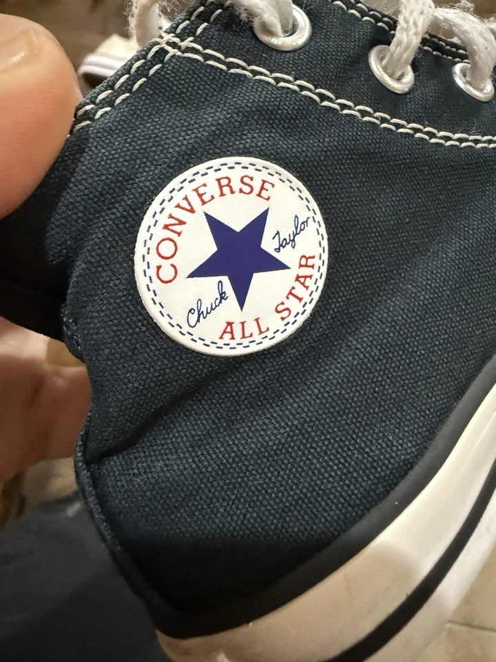 Lote de 2 pares de zapatillas Converse Chuck Taylor All Star Lo para niños pequeños talla 9 Foto 3 de 4