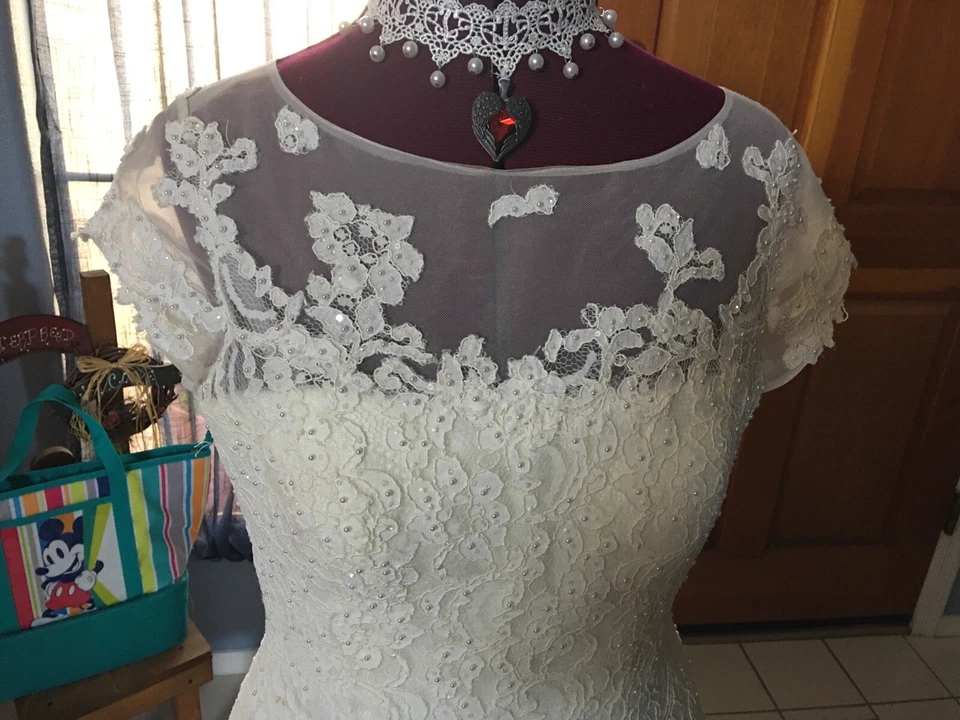 Vestido de novia Tea Length (Oleg Cassini) talla 6  Foto 3 de 3