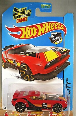 2014 Hot Wheels #17 HW City-HW Goal FAST FISH Red Variation w/Gold Trap5 Spokes