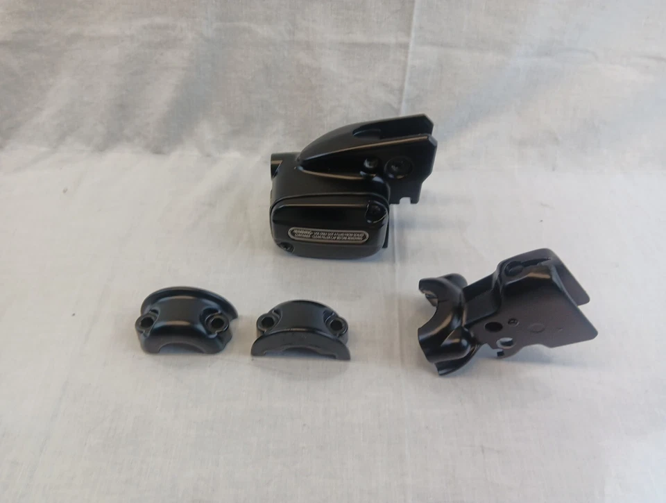 KIT DE SOPORTE DE EMBRAGUE/CILINDRO MAESTRO DELANTERO NEGRO GENUINO HARLEY DAVIDSON 42117-08 Foto 3 de 4