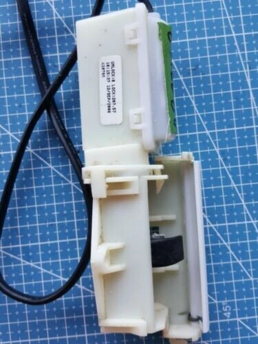 Fisher & Paykel washing machine lid sensor WA70T60GW1 424314P - Picture 1 of 2