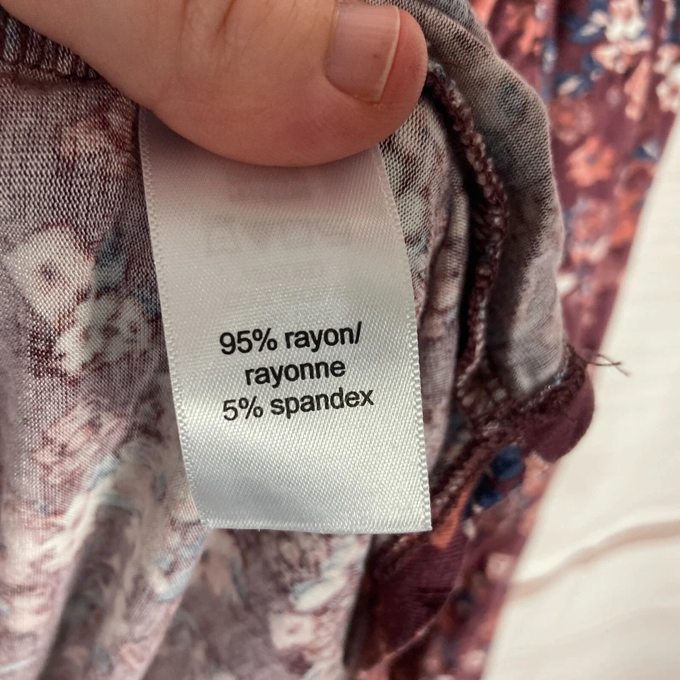 Maurices Top Womens 0X Red Floral T-Shirt Scoop Neck Long Sleeve Jersey Knit - Image 4 of 4