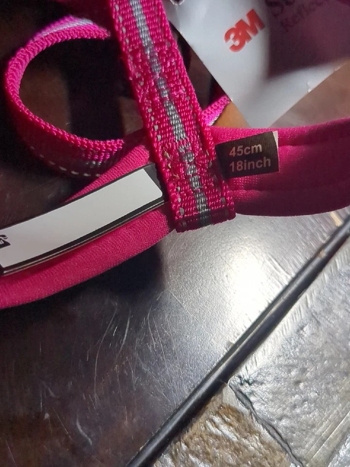 Arnés en Y acolchado informal Hurtta para perro, hasta 18 pulgadas cereza Foto 4 de 4