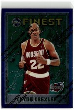 1995-96 Finest #75 Clyde Drexler w/ Seal