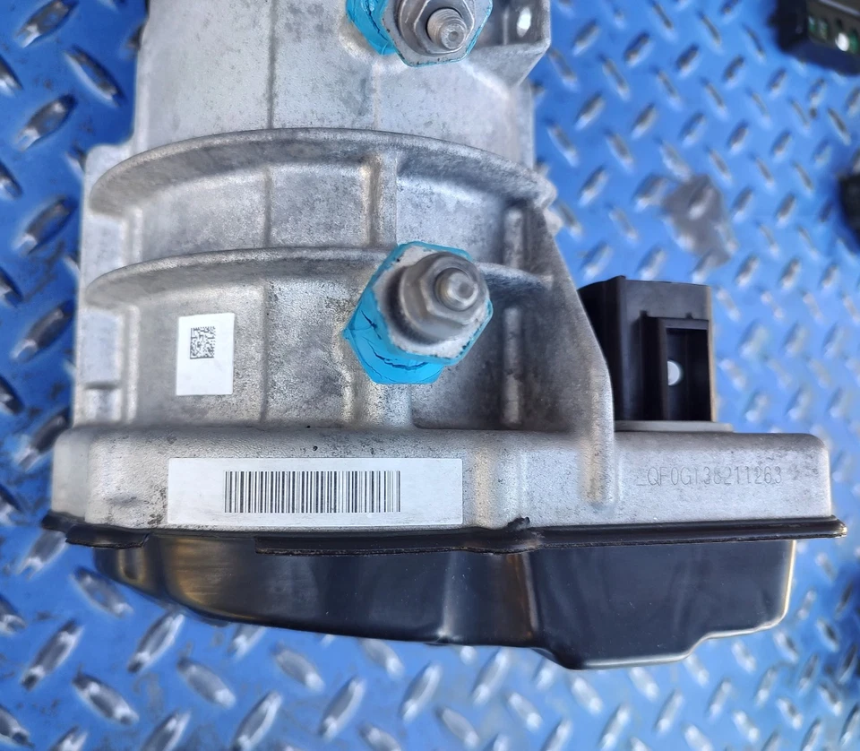 Bomba de dirección asistida hidráulica eléctrica Mercedes W221 S63 AMG 2011-2014 FABRICANTE DE EQUIPOS ORIGINALES Foto 3 de 4