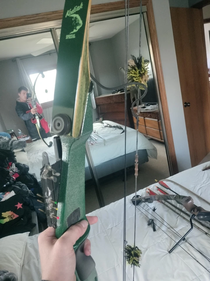 Arco compuesto Bear Kodiak Special 37" excelente estado Foto 2 de 3