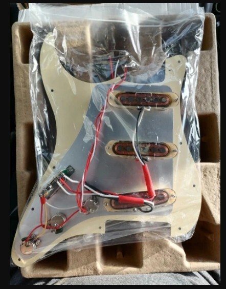 Battipenna Stratocaster Vintage - SSS Precablato Pickup ALNICO V - Foto 7