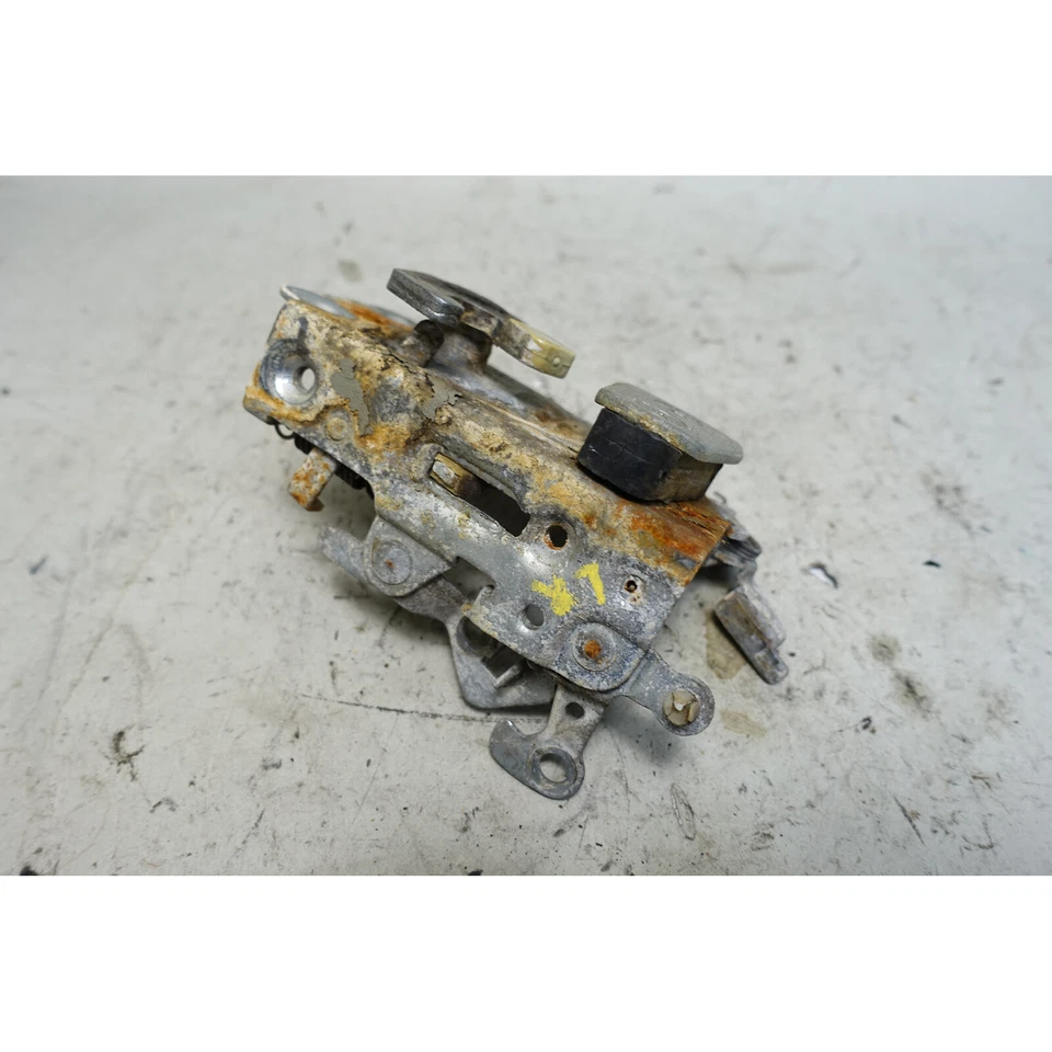 Cerradura de pestillo de puerta del conductor trasero izquierdo de fábrica temprana BMW E23 733i serie 7 78-82 OEM Foto 2 de 4