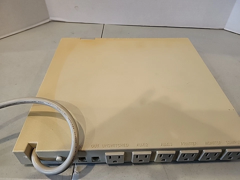 Tripp Lite Isobar Touch Master Plus MT-6+ 6 Outlet 10 ft Power Cord. Works - Image 4 of 4