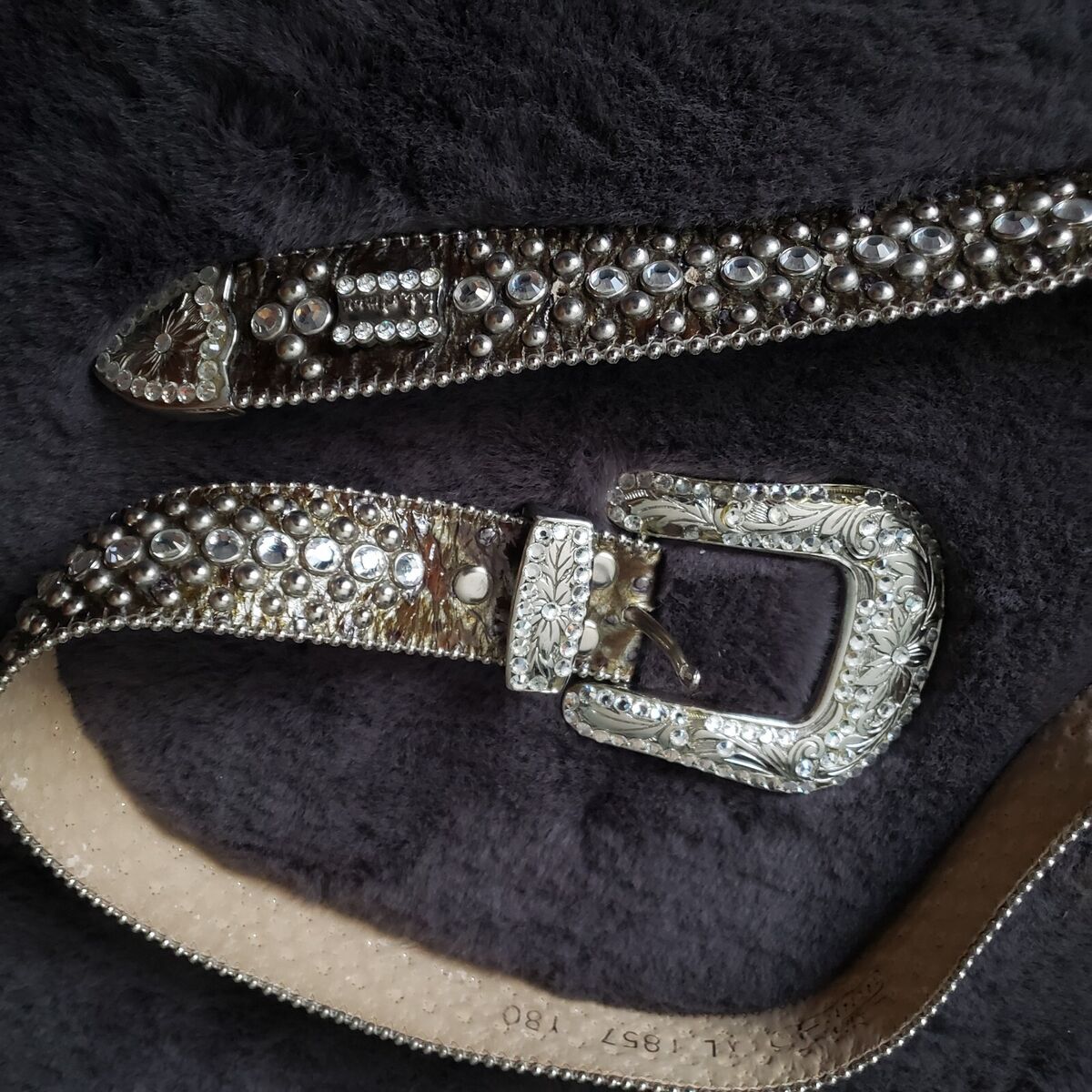bb simon belt size XL fair/ pre- owned condition, green bb simon belt size XL fair/ pre- owned condition, green